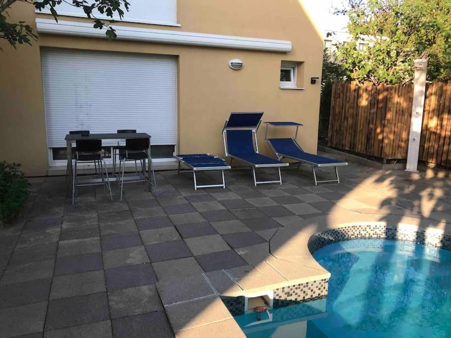 Logement Avec Piscine Brunstatt Exterior photo